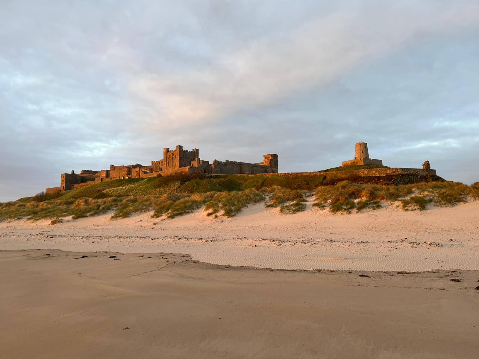 Un día en Bamburgh, Seahouses y Holy Island: Playas, castillos y paisajes inolvidables en Northumberland