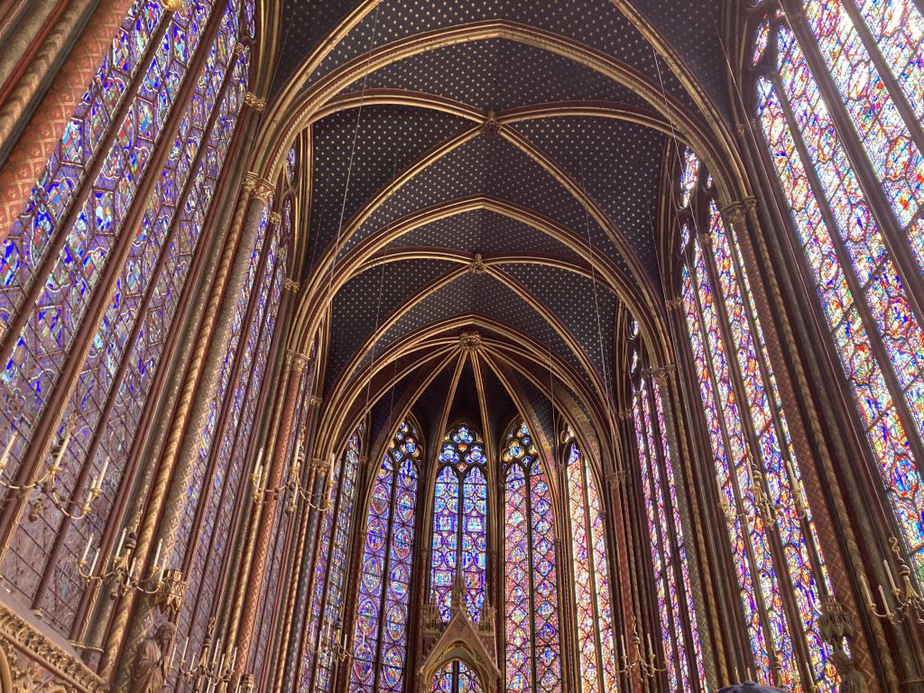 Interior Sainte-Chapelle de París